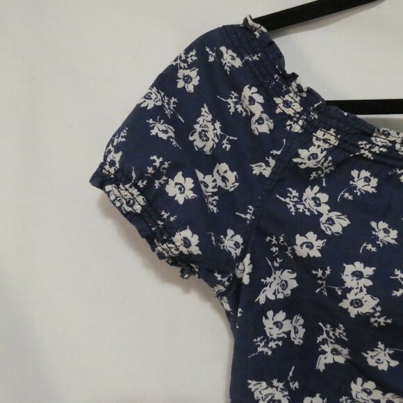 HOLLISTER CALIFORNIA | small | Navy Blue Floral Patterned Blouse | NWOT - Picture 9 of 14